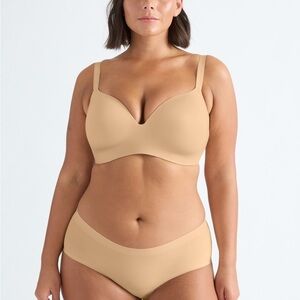 Knix WingWoman Contour Bra- Wireless Moulded Cup Bra- Size 34B